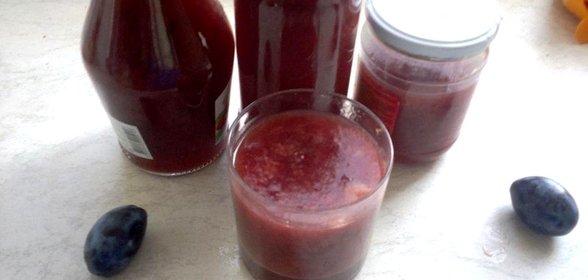 Кисель из слив с корицей и айвовым сиропом