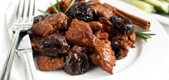 Мясо с черносливом