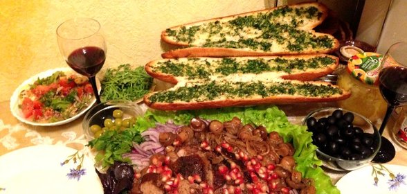 Баранина в гранатовом соусе с мятой