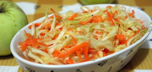 Витаминный салат из репы, моркови и яблока