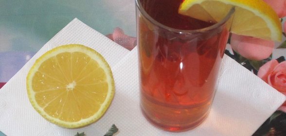 Холодный чай с мятой и лимоном