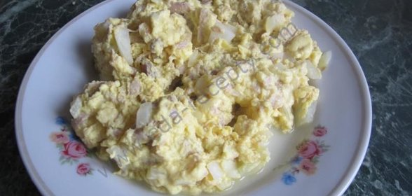Омлет с рыбой тунцом
