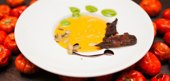 Крем-суп из шабаш-тыквы с бастурмой