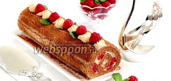 Шифоновый кофейный рулет с малиной