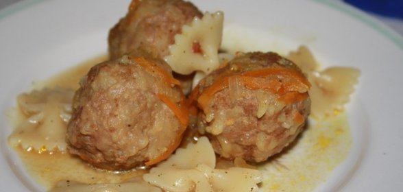 Мясные тефтели с фарфалле