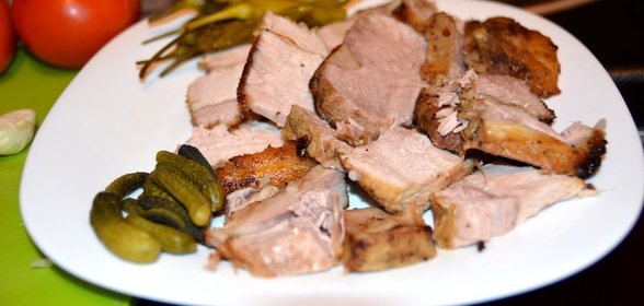 Буженина с чесноком в мультиварке