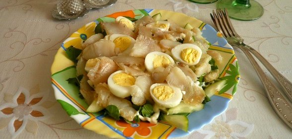 Салат с палтусом