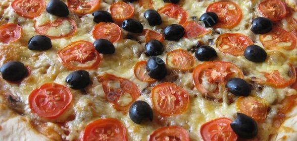 Вегетарианская пицца с грибами и сыром