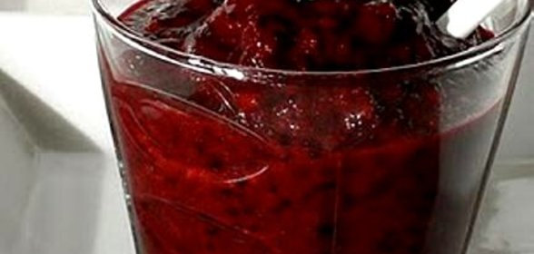Витаминный напиток из свеклы, моркови и черники