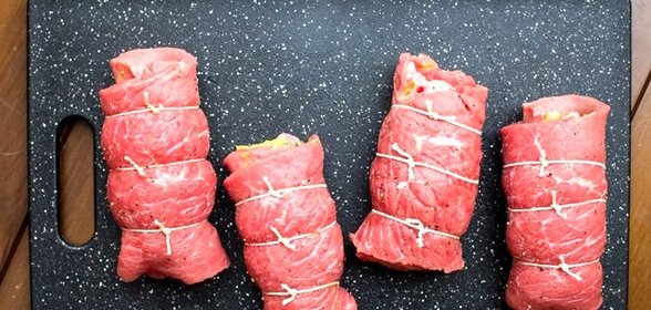 Рулетики из свинины с начинкой