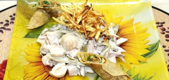 Салат с японским омлетом и картошкой