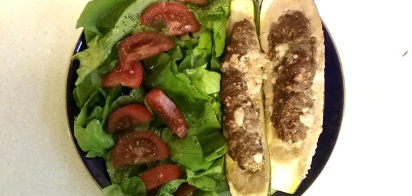 Цукини, фаршированные мясным фаршем с ворчестерским соусом