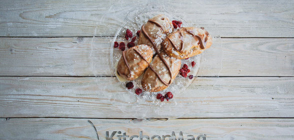 Домашние эклеры с заварным кремом и лимонной глазурью