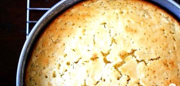 Яблочный пирог с йогуртом и самбукой