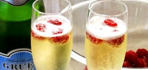 Желе из шампанского и малины