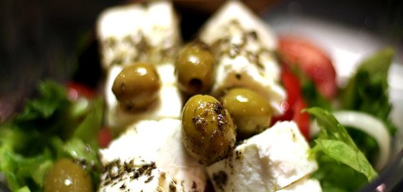 Салат греческий с оливками