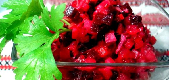 Винегрет с капустой и огурцами