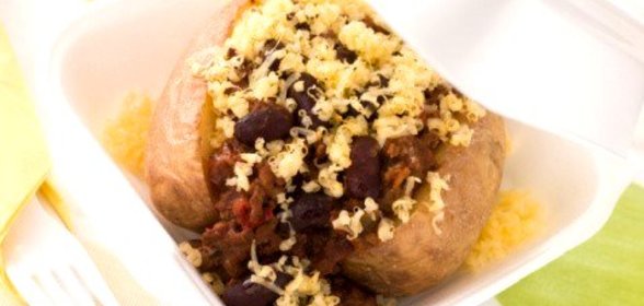 Печеный картофель с соусом из лисичек