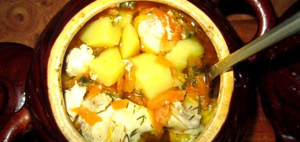 Картофель с курицей в горшочках