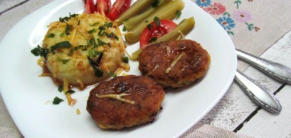 Пюре из картофеля и топинамбура с котлетами из мяса с топинамбуром