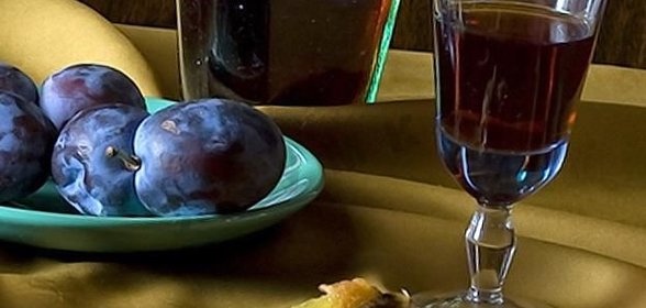 Наливка сливовая на водке