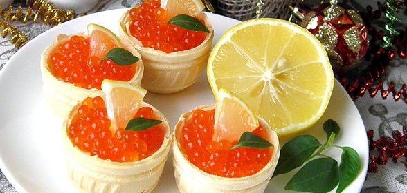 Тарталетки с красной икрой