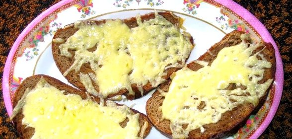 Горячие бутерброды с сыром в духовке