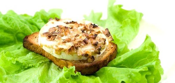 Тосты с сырно-ореховой массой