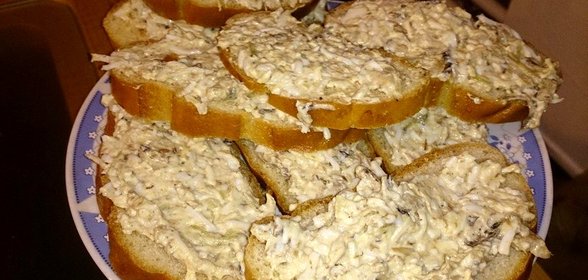 закуска бутербродная со шпротами