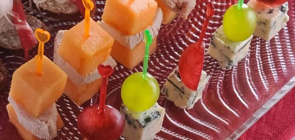 Виноград с голубым сыром