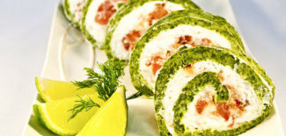 Рулет из шпината, сыра и рыбы