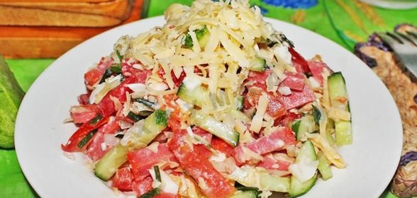 Салат Бахор с колбасой