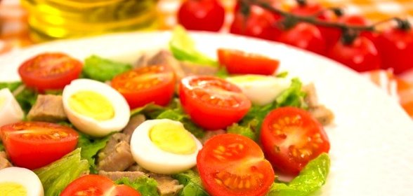 Cалат из говядины с помидорами