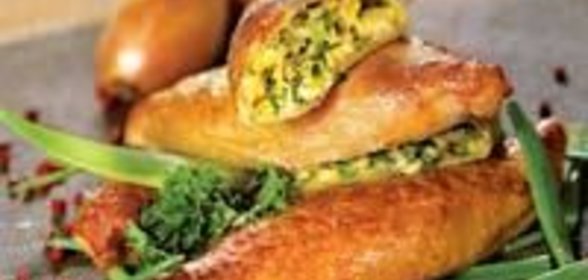Пирожки с зеленым луком и яйцом