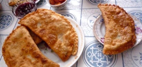 Чебуреки со свининой и говядиной