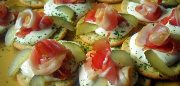 Канапе Айн момент