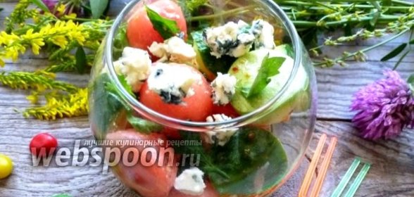 Салат из арбуза и огурца