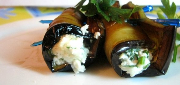 Рулеты из баклажанов с творогом