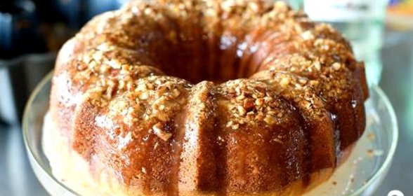 Кекс с ромом и орехами