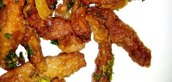 Маринованная свинина с овощами и острым перцем