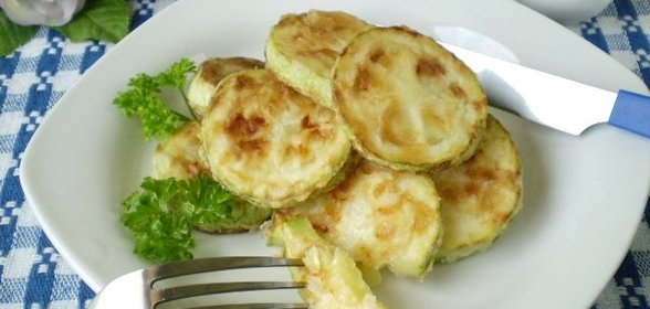 Кабачки, жареные в муке