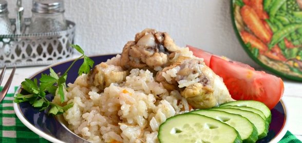 Рис с куриными крылышками в мультиварке