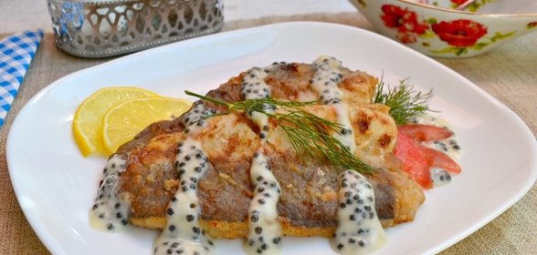 Филе хека с икорным соусом