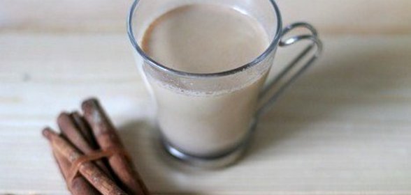 Пряный чай латте