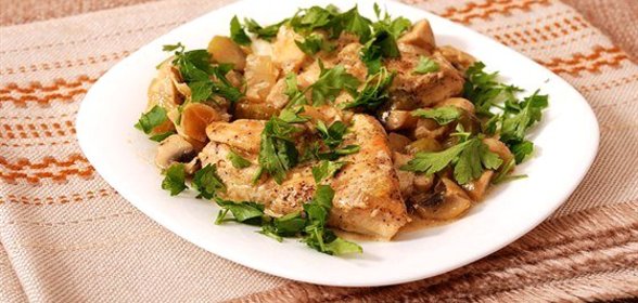 Курица тушеная с имбирем и анисом