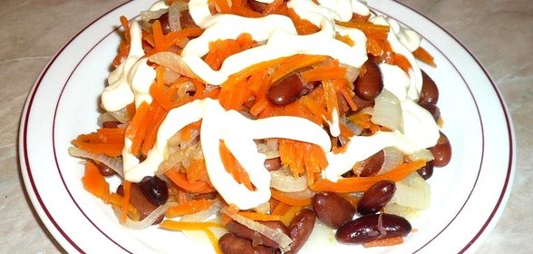 Салат из фасоли моркови и лука