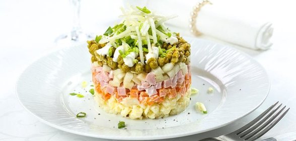 Оливье с грушей