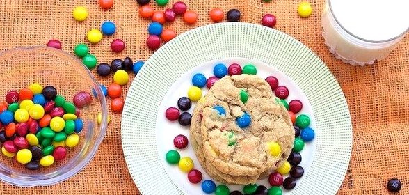 Печенье с конфетами MMs