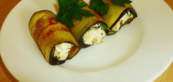 Рулетики из баклажанов с сырным кремом
