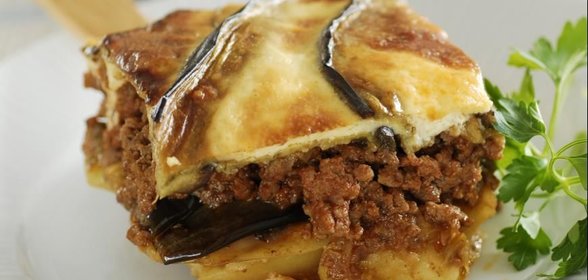 Мусака - запеканка из мяса и овощей